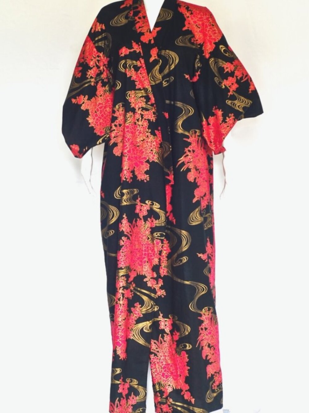 Smithsonian Institute Cotton Kimono With Hand Painted Outlines - Japan